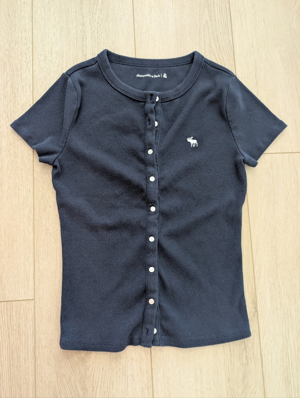 Abercrombie & Fitch Short-Sleeve Rib Icon Button-Through Top | Navy Size XS